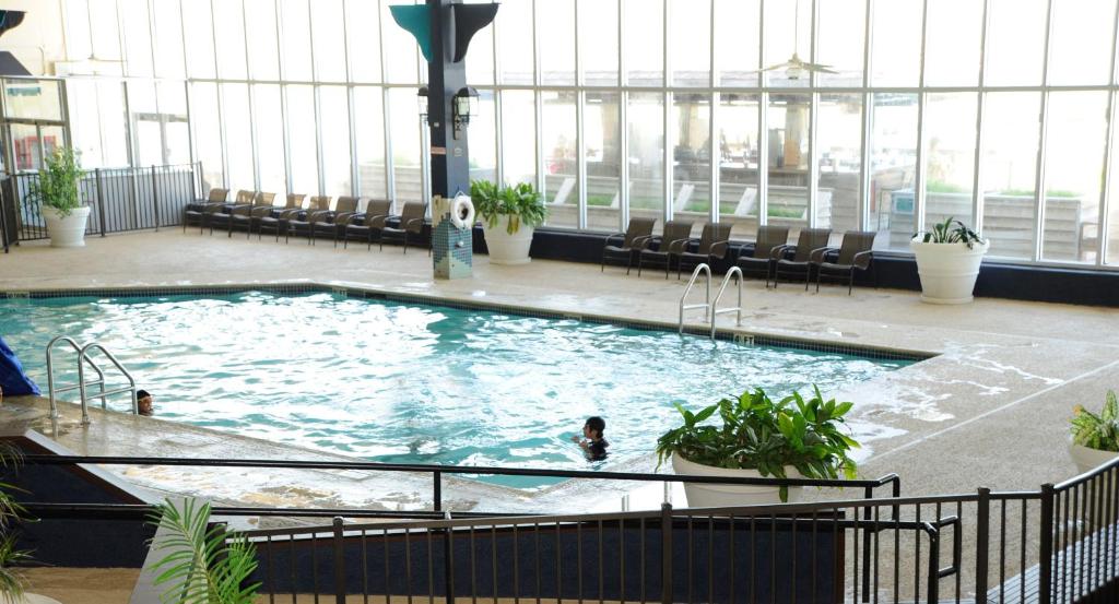 Emerald Beach Hotel Corpus Christi - 2つのダブルプールビュー