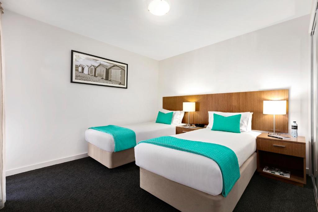 Quest Cheltenham - Three-Bedroom Apartment