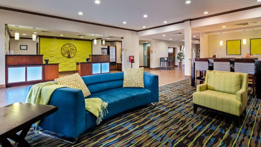 Χώρος καθιστικού στο Best Western Plus Denver City Hotel & Suites