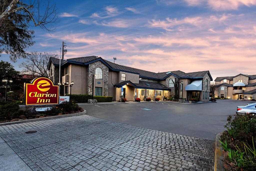 Clarion Inn Silicon Valley photo