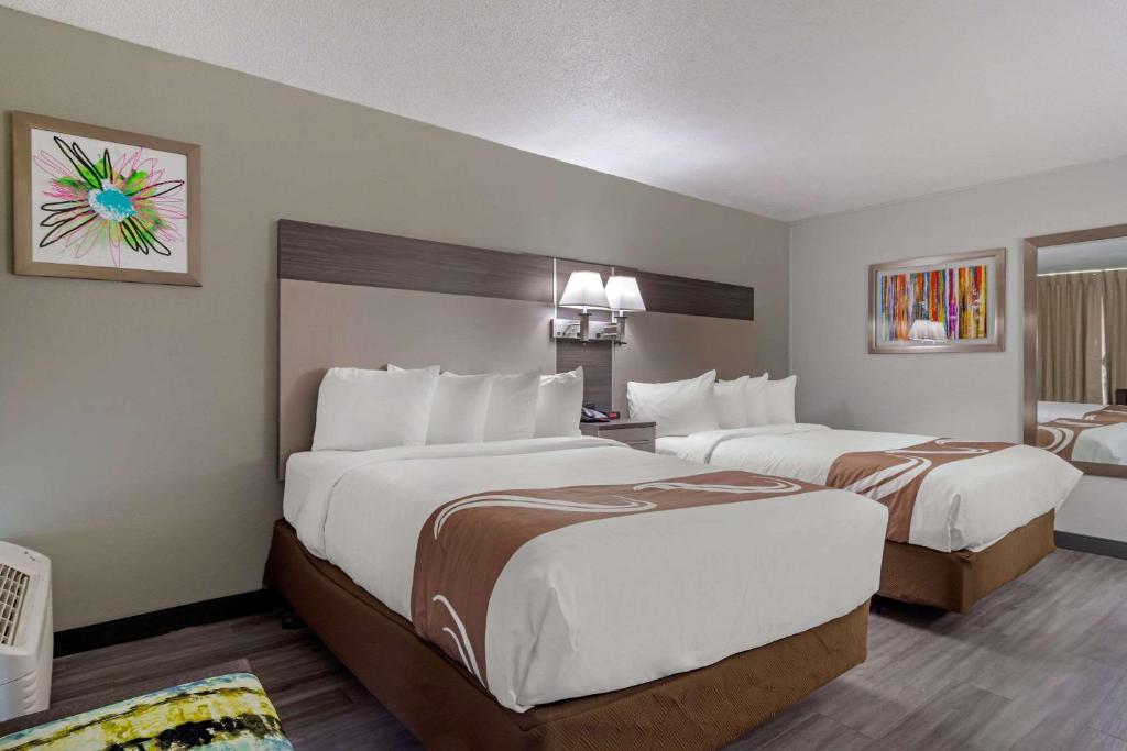 Quality Inn & Suites - Queen Room With Two Queen Beds - Non-Smoking
