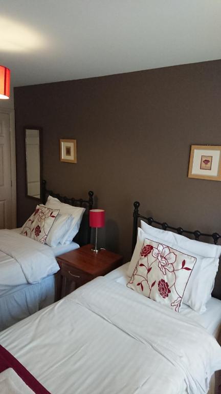 Victoria Cloisters Apartments - Two-Bedroom Apartment Double/Twin Bed (maximum 4)
