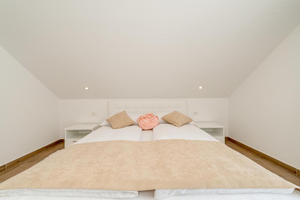 Apartments Villa Tudor - 14