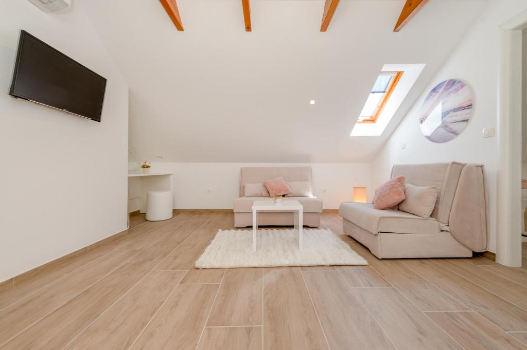 Apartments Villa Tudor - 5