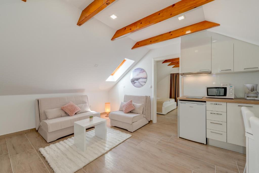 Apartments Villa Tudor - 1