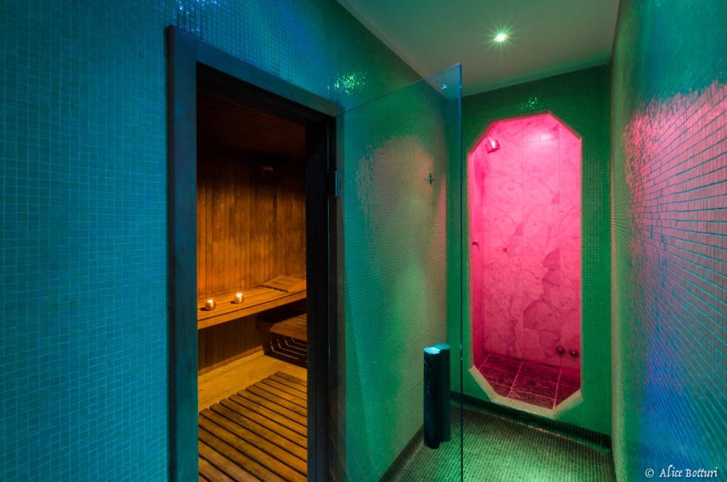 Sina De La Ville - Resim 44