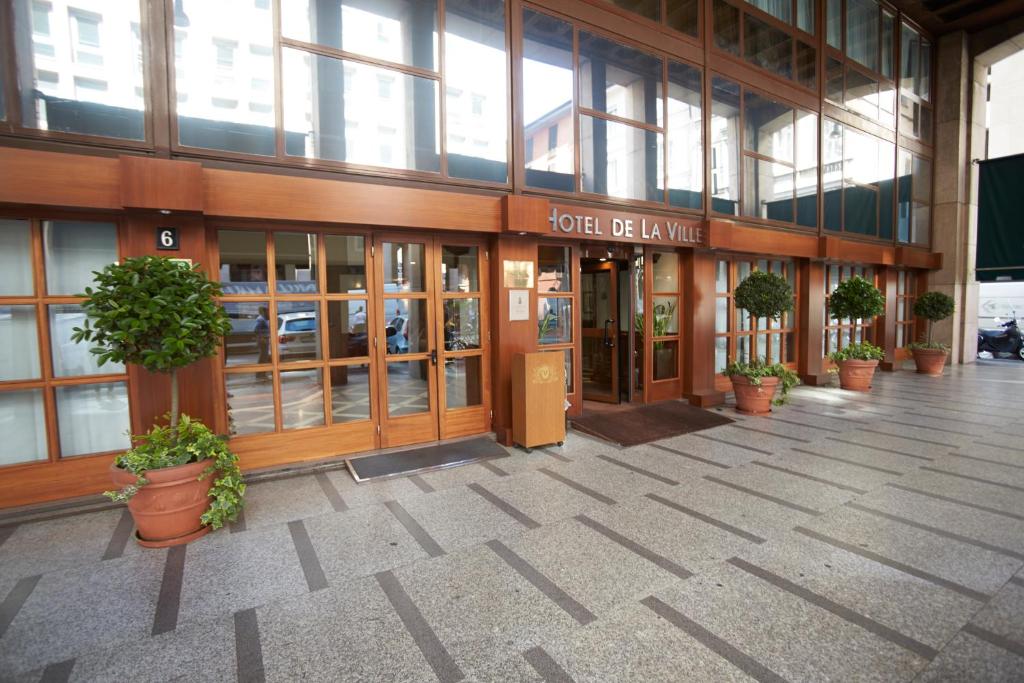 Sina De La Ville - Resim 36