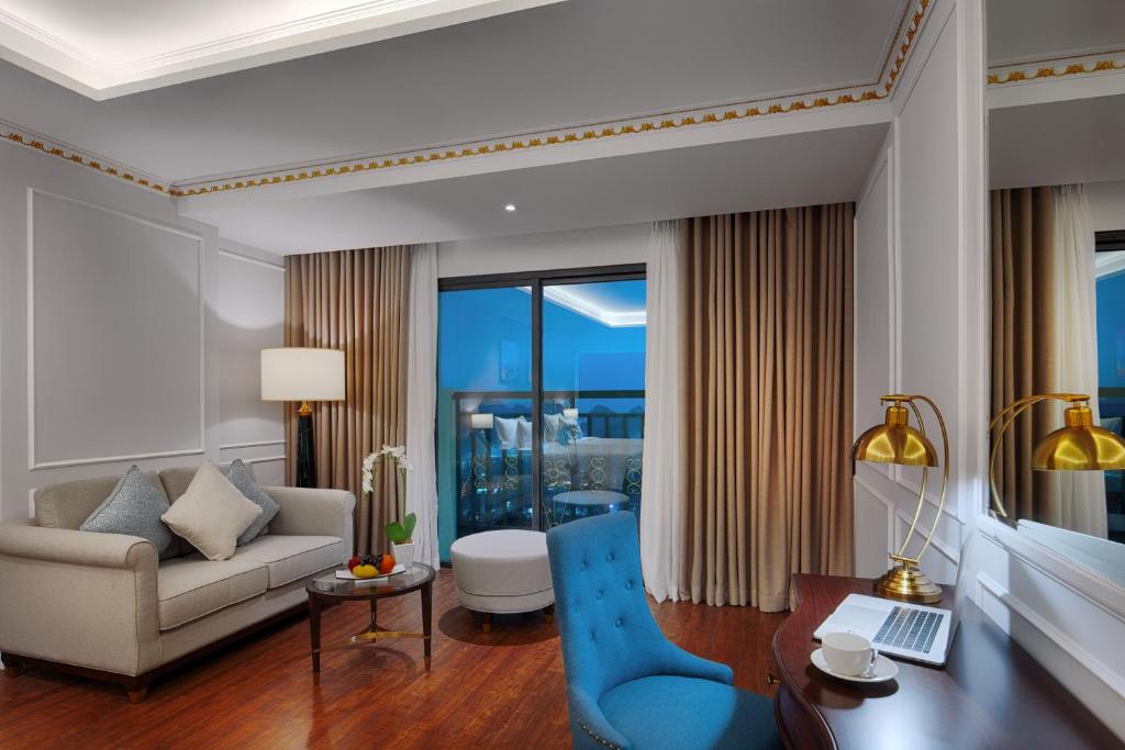FLC Halong Bay Golf Club & Luxury Resort - Gran Suite Ejecutiva - Vista De Golf