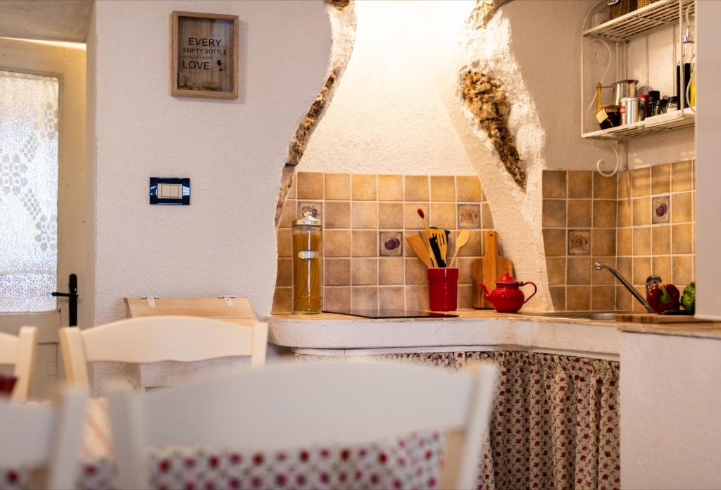 Kuchnia lub aneks kuchenny w obiekcie Apartman Valdi