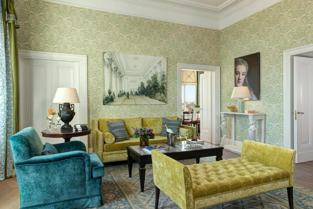 Rocco Forte Hotel De La Ville - Resim 25