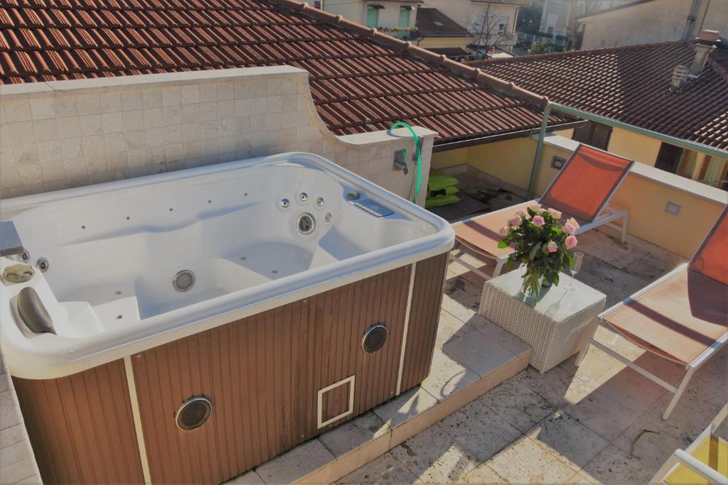 Fotografia z galérie ubytovania MODERN TOWNHOUSE IN TUSCANY BY THE SEA v Lido di Camaiore