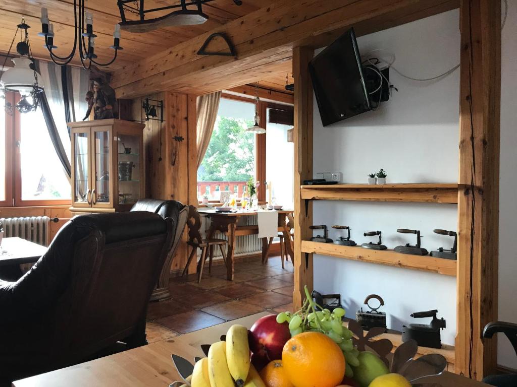 TV a/nebo společenská místnost v ubytování Rustikální Apartmán v srdci Šumavy