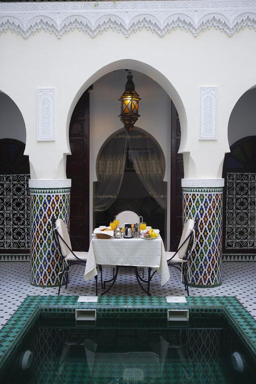 Bazén v ubytování Riad Maison Belbaraka nebo v jeho okolí