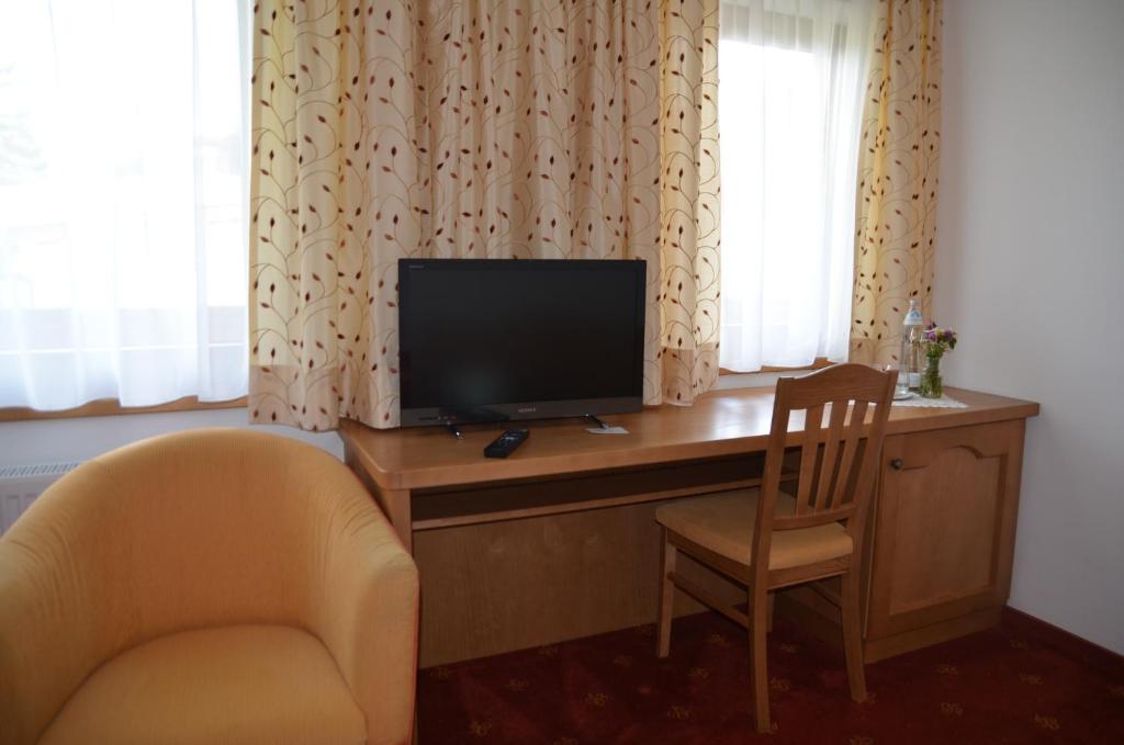 TV a/nebo společenská místnost v ubytování Pension Pichler