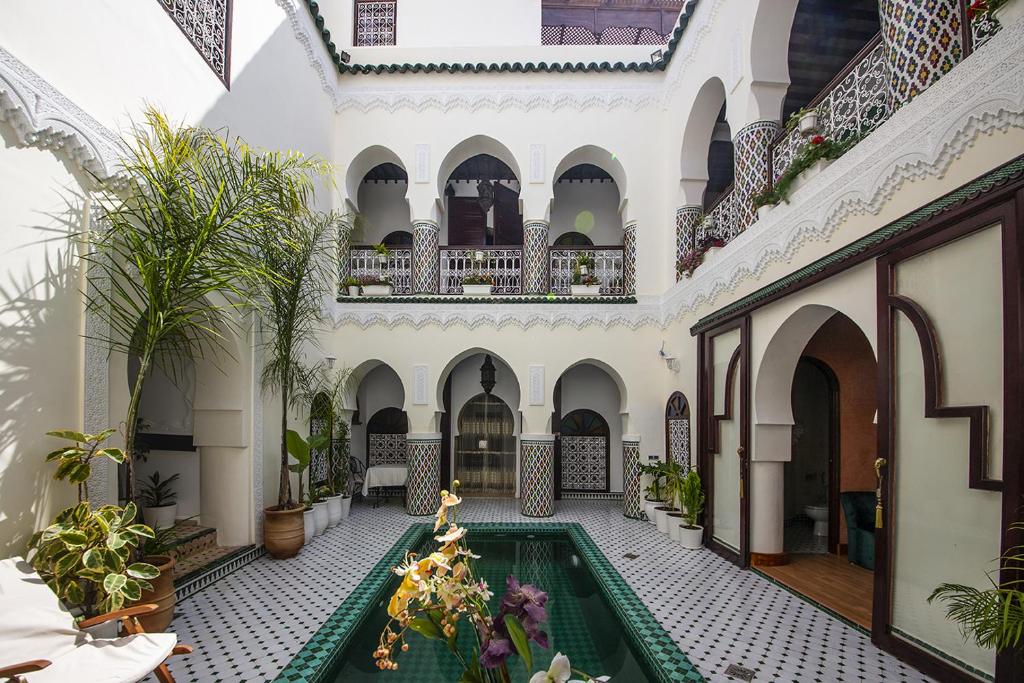 A pool in Riad Maison Belbaraka Marrakech