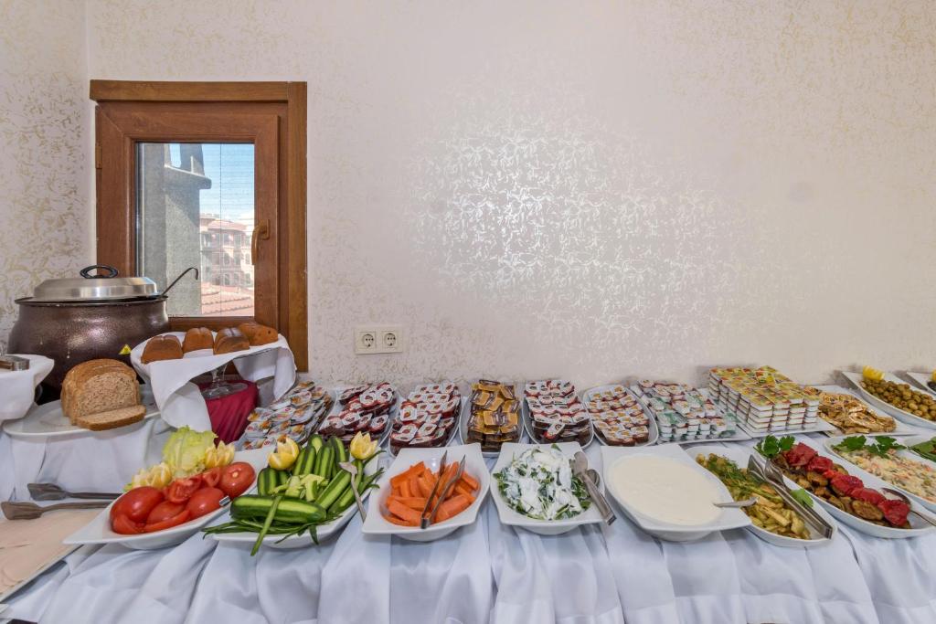 Jídlo v hotelu nebo okolí