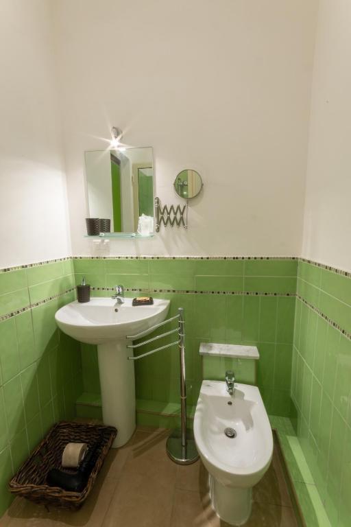 Łazienka w obiekcie B&B Cairoli