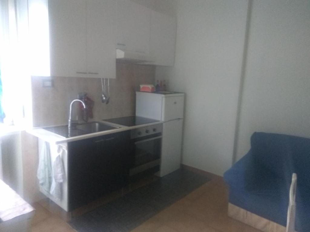 Nhà bếp/bếp nhỏ tại bilocale in Santa Rita