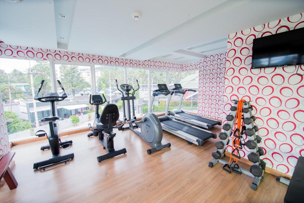 Fitness centrum a/nebo fitness zařízení v ubytování Aonang Ocean View Studio ( The Sea Condo )