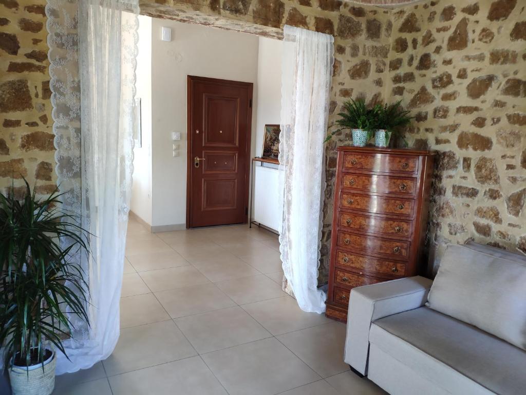 Posezení v ubytování Olive Tree Cottage 2