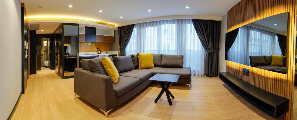 A seating area at Nox Suite