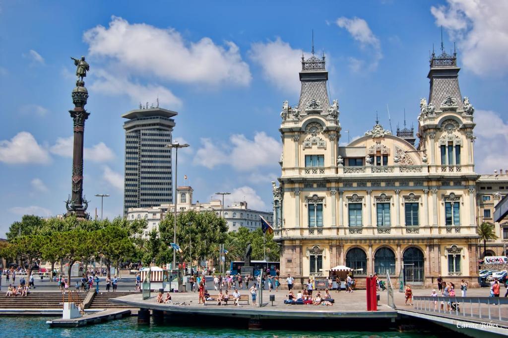 Hostia v ubytovaní BADAROSA House10min to BARCELONA City&NearTo BEACH