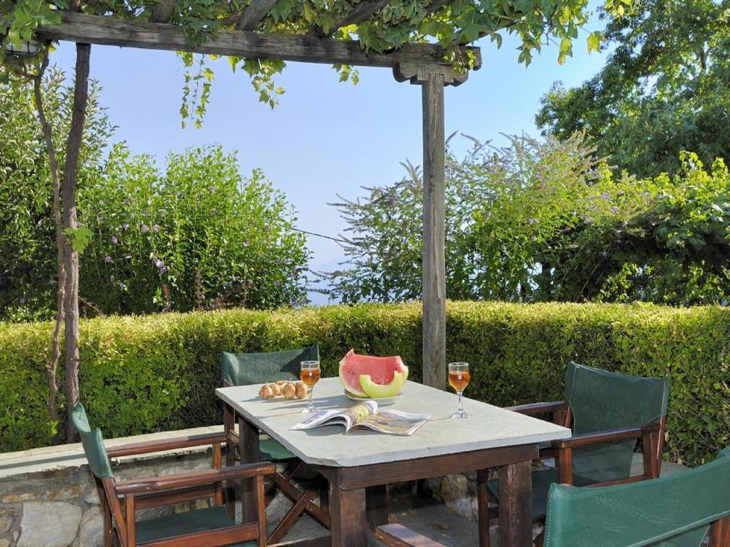 Ogród w obiekcie Hotel Stoikos