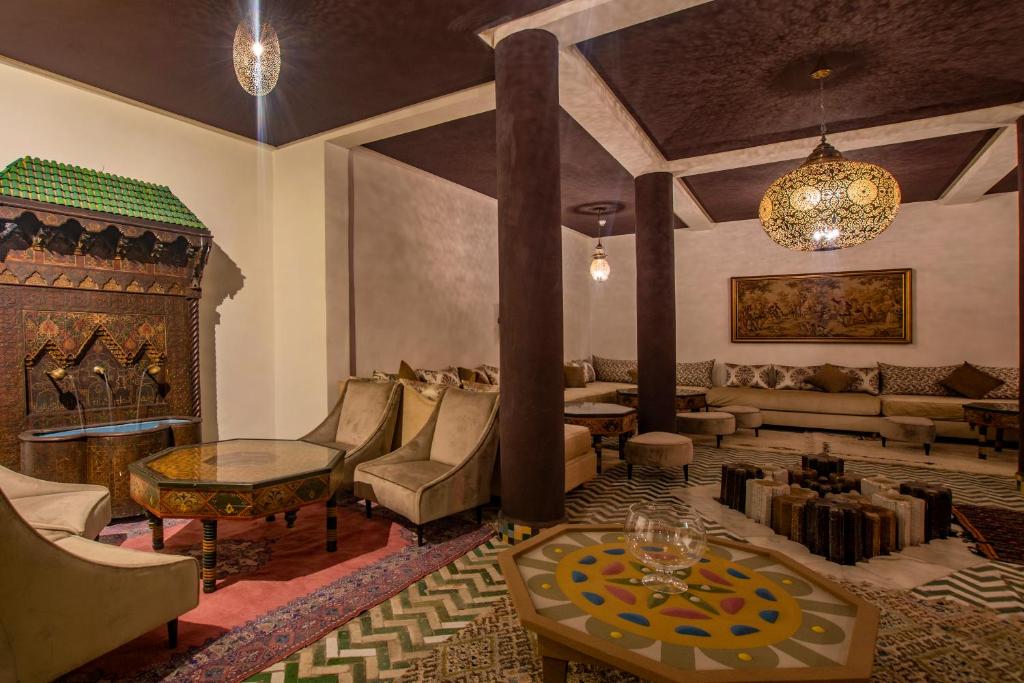 Posezení v ubytování Palais Dar Si Aissa ALL-SUITES