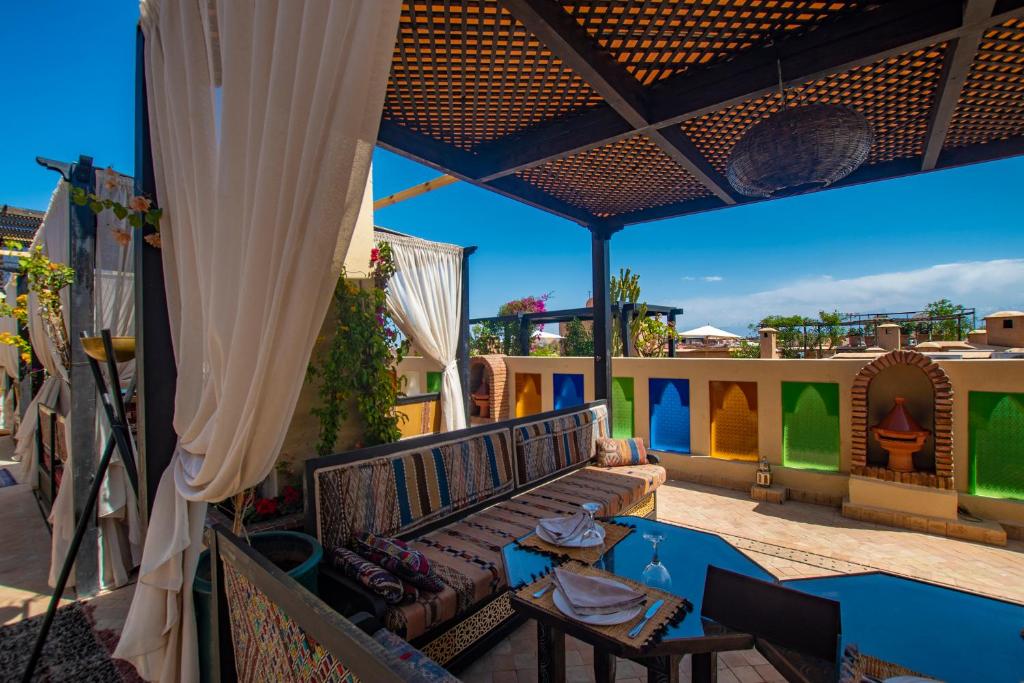 Bazén v ubytování Palais Dar Si Aissa ALL-SUITES nebo v jeho okolí