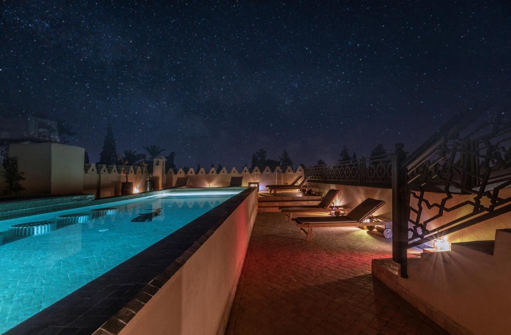Bazén v ubytování Palais Dar Si Aissa ALL-SUITES nebo v jeho okolí