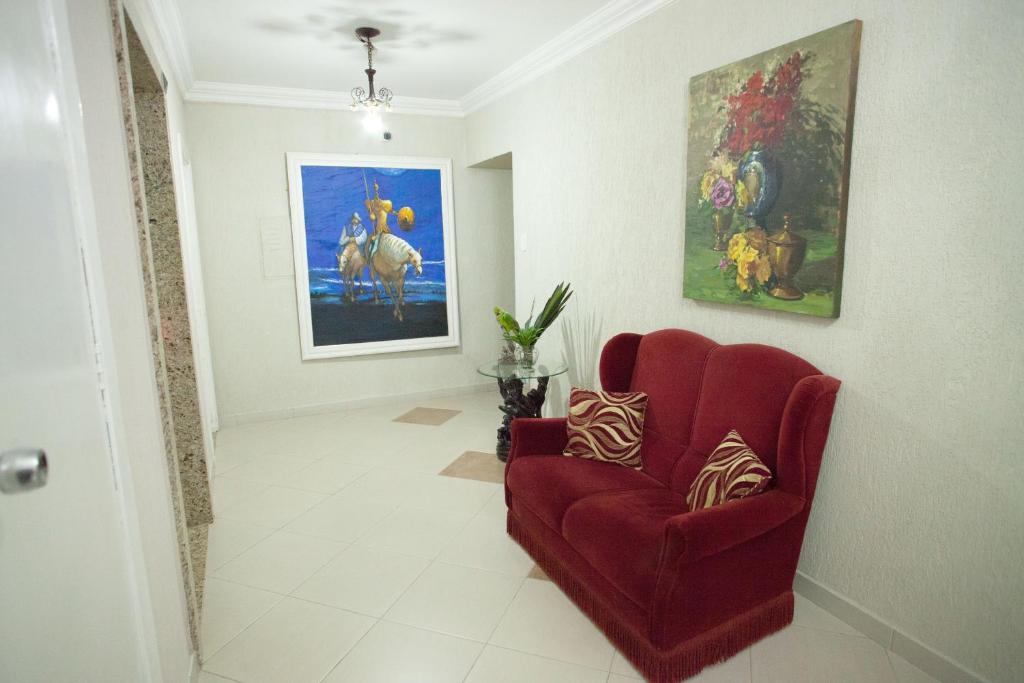 Royal Plaza Hotel