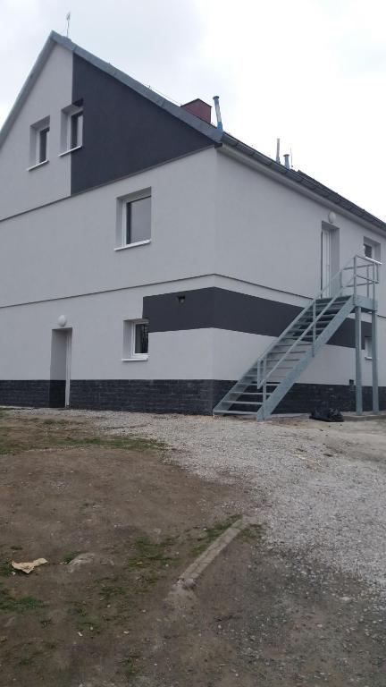 Budova, kde se apartmán nachází