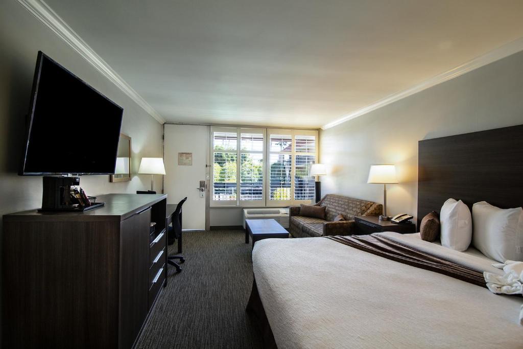 Palm Garden Hotel - 