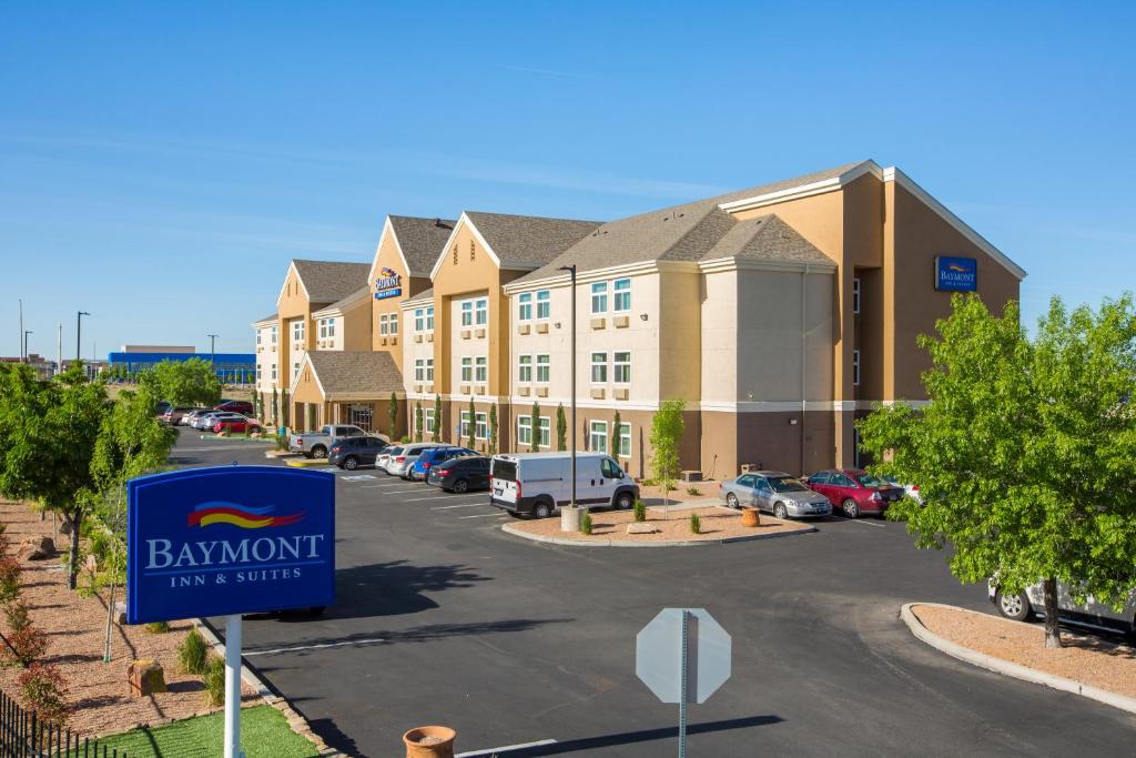 Baymont by Wyndham Albuquerque Airport photo