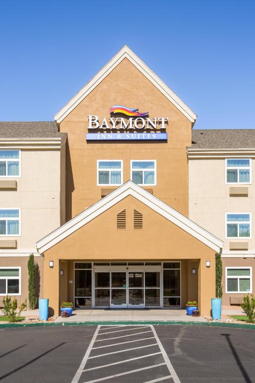 Baymont by Wyndham Albuquerque Airport photo