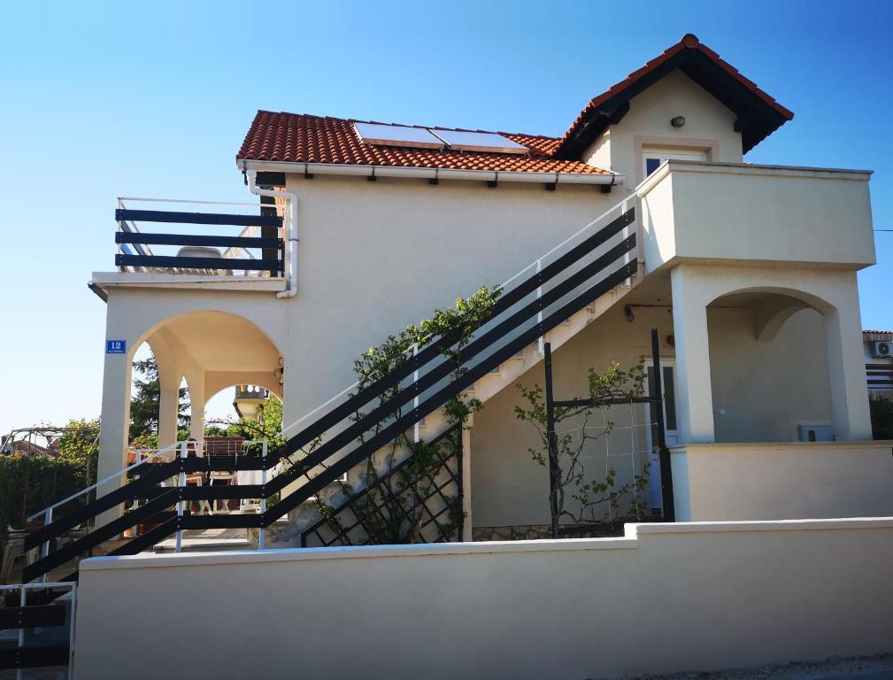 Budynek, w którym mieści się apartament