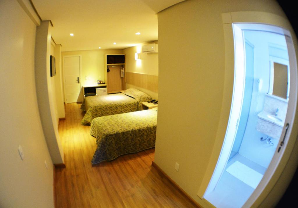  Golden Hotel