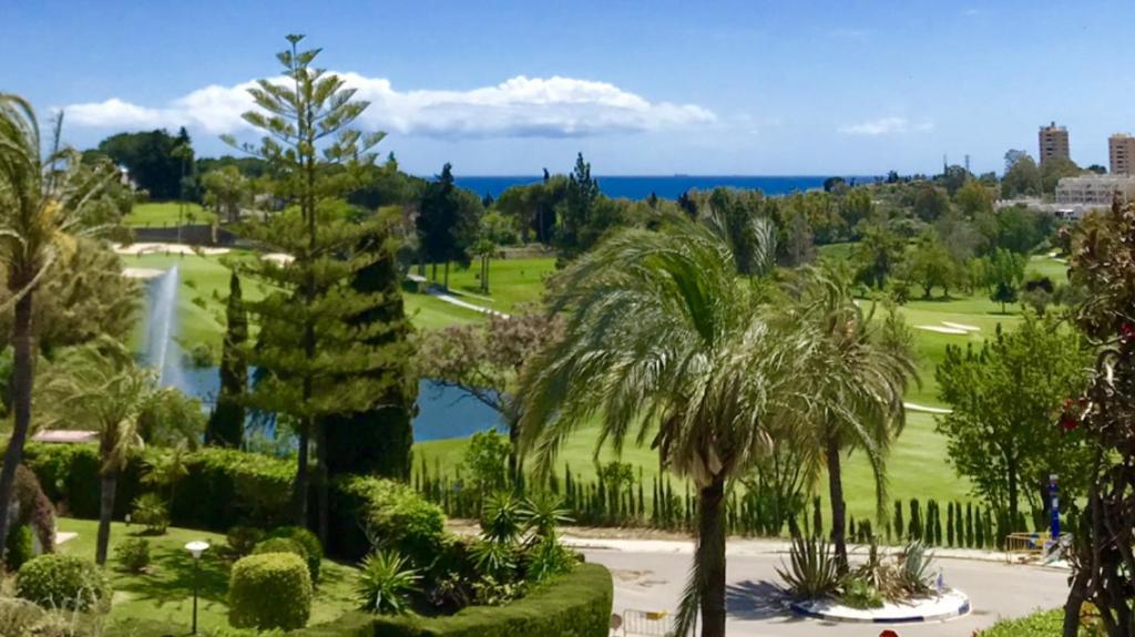 Amazing & luxurious Golf,Sea,Lake,Mountain view villa in Puerto Banus