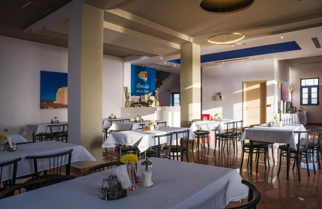 Restoran või mõni muu söögikoht majutusasutuses Anesis Hotel