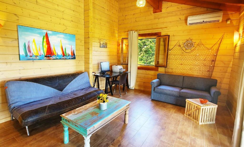Kép Luxury Wooden Villa with Pool, The Nest szállásáról Káto Korakiánában a galériában