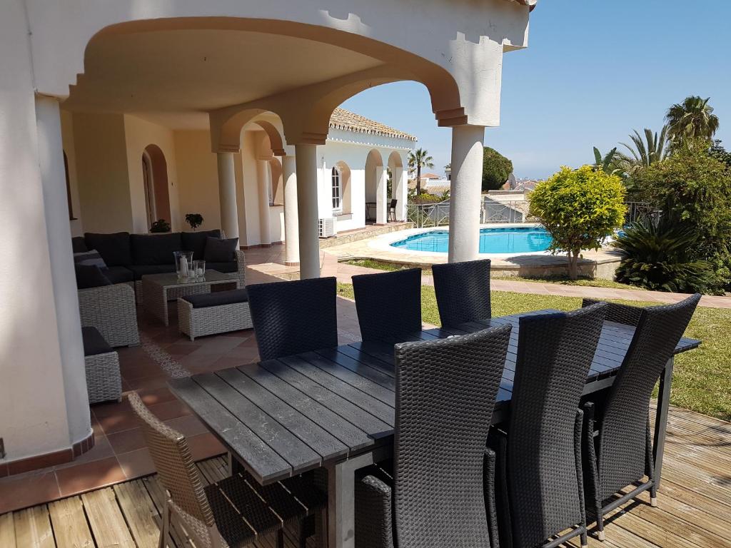 Super villa with private pool and good location, Fuengirola ...