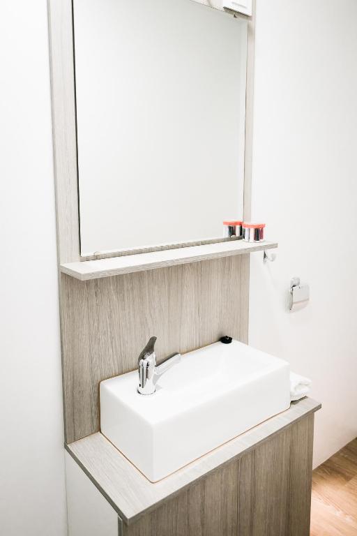 Illyria Apartments - 8