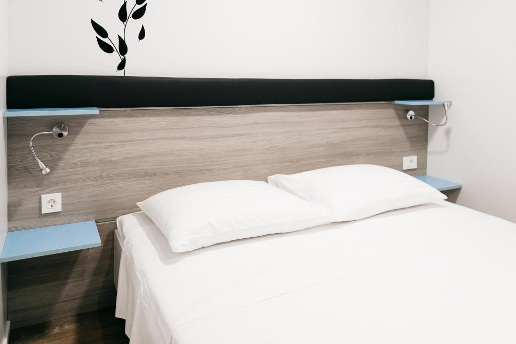 Illyria Apartments - 15