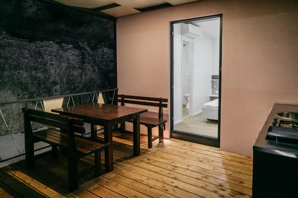 Illyria Apartments - 11