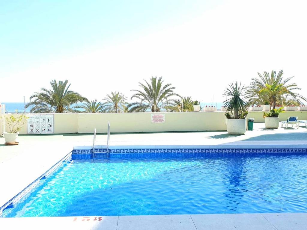 FANTASTIC APARTMENT B IN FRONT OF THE SEA & MARINA - Apartamento De Dos Dormitorios