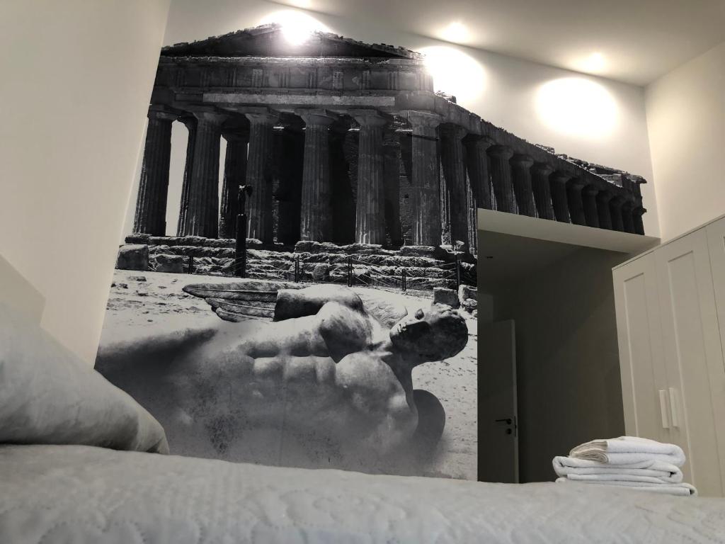 Katil atau katil-katil dalam bilik di Amantea Monument