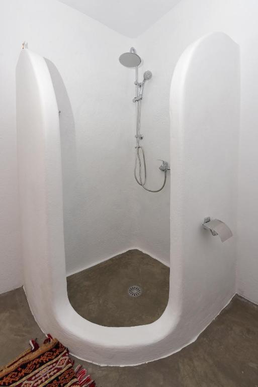 Kúpeľňa v ubytovaní VILLA PETROS SEA SUITE