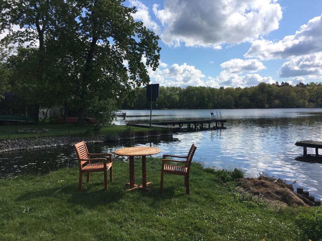 Fotografie z fotogalerie ubytování Schöne 3Zimmer Ferienwohnung direkt am Baalensee v destinaci Fürstenberg-Havel