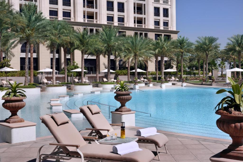 Bazén v ubytování Palazzo Versace Dubai nebo v jeho okolí