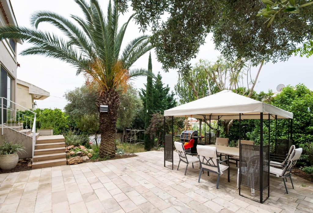 Zahrada ubytování Homey suite in Zichron Yaakov